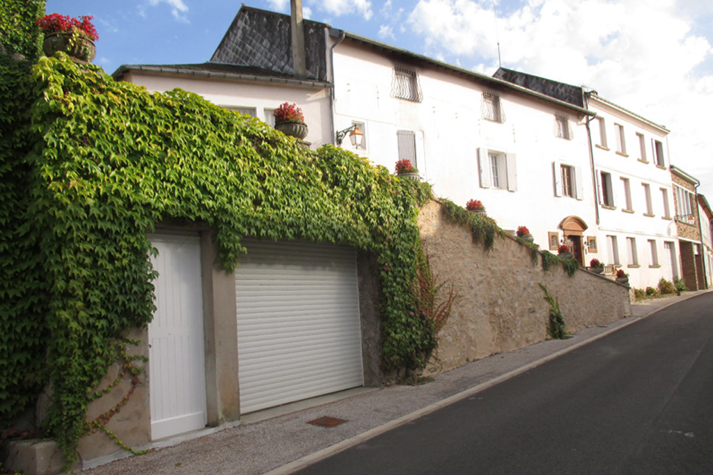 Végétalisation d'un mur de soutènement existant sur une portion de la traverse de Moularès 