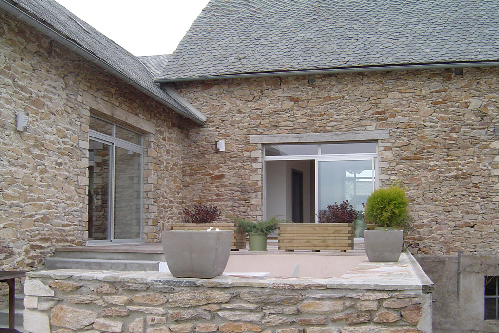 Rénovation de 300m² entièrement isolée avec des bottes de paille
