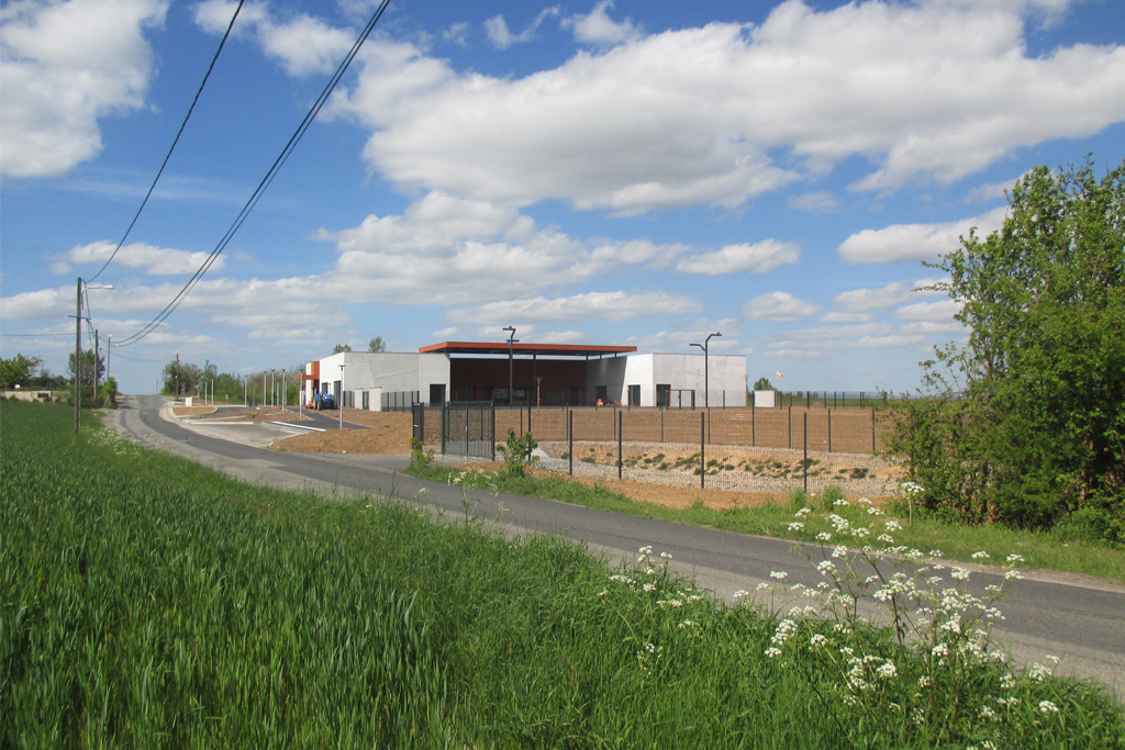 Groupe scolaire de 5 classes: 2 Primaires et 3 Maternelles